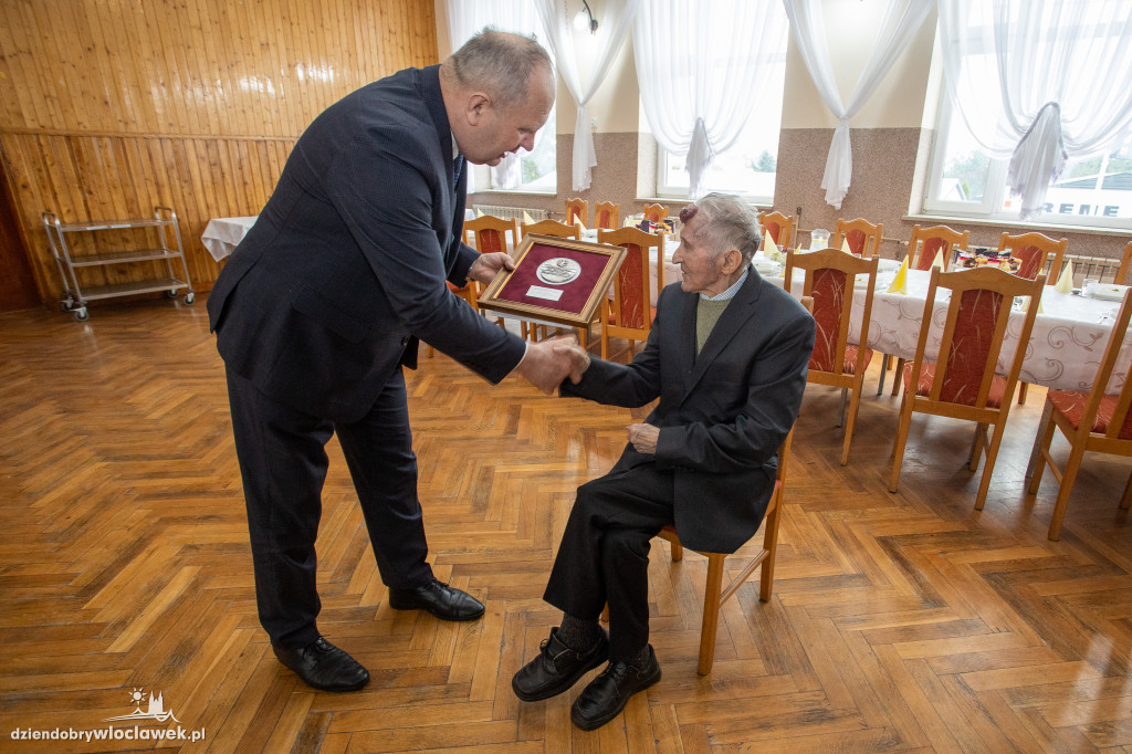101-latek z Lubrańca z marszałkowskim medalem