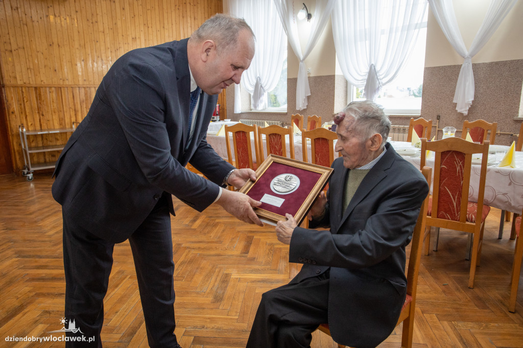 101-latek z Lubrańca z marszałkowskim medalem