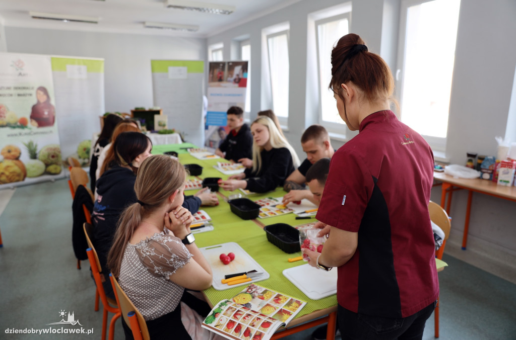 Sztuka rzeźbienia w owocach i warzywach - carving
