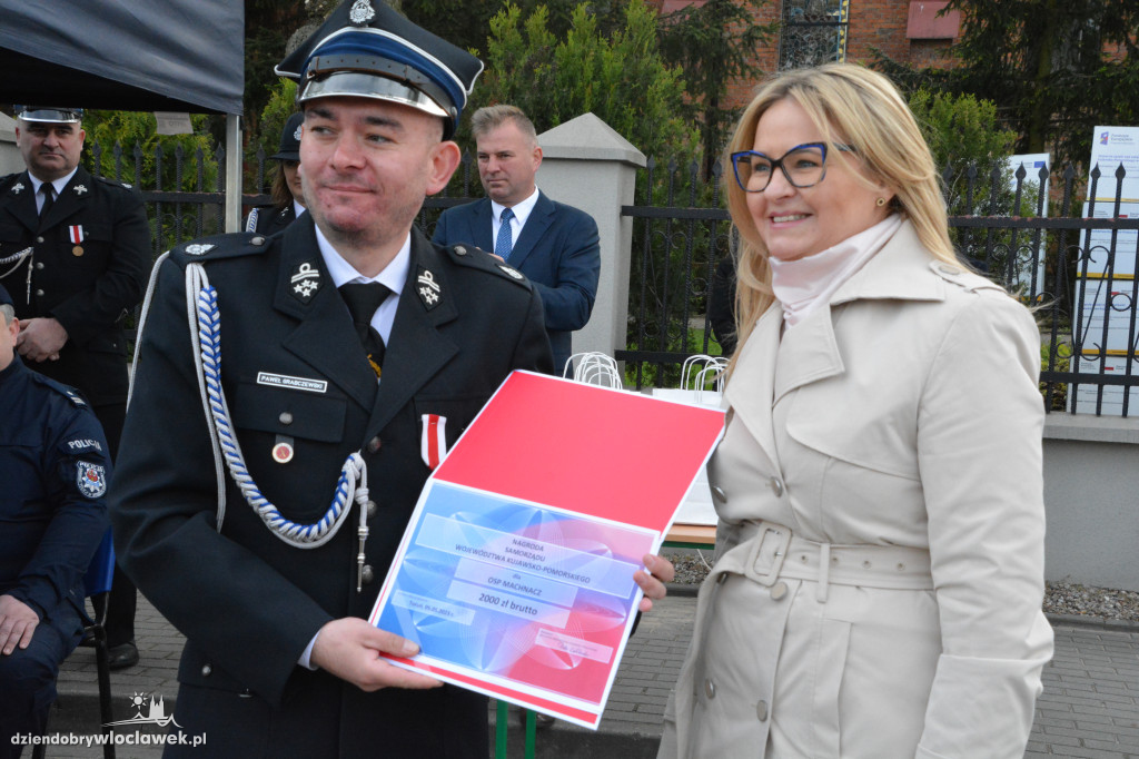 Nowy wóz ratowniczo-gaśniczy dla OSP w Machnaczu