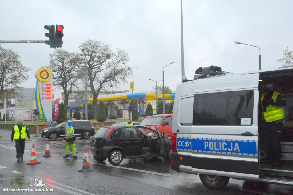 53-latek spowodował kolizję na skrzyżowaniu
