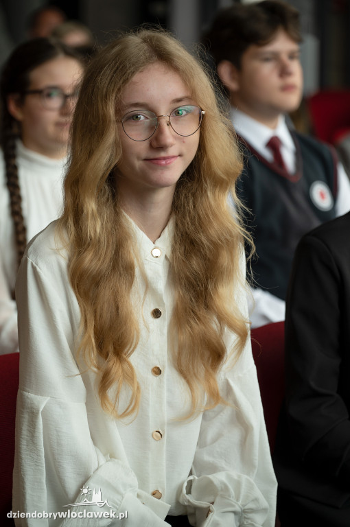 Kurator oświaty nagrodził laureatów konkursów przedmiotowych