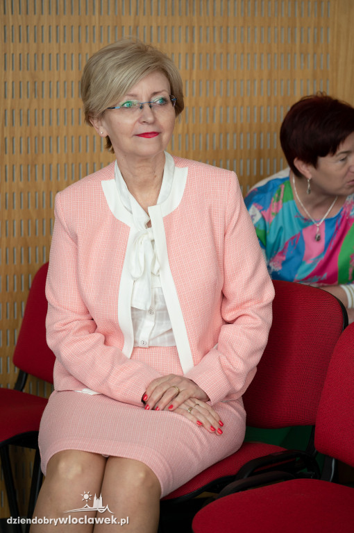 Kurator oświaty nagrodził laureatów konkursów przedmiotowych