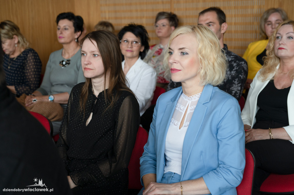 Kurator oświaty nagrodził laureatów konkursów przedmiotowych
