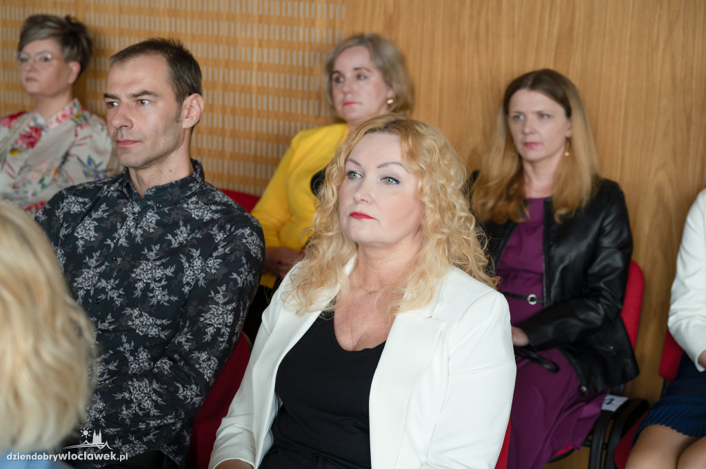 Kurator oświaty nagrodził laureatów konkursów przedmiotowych
