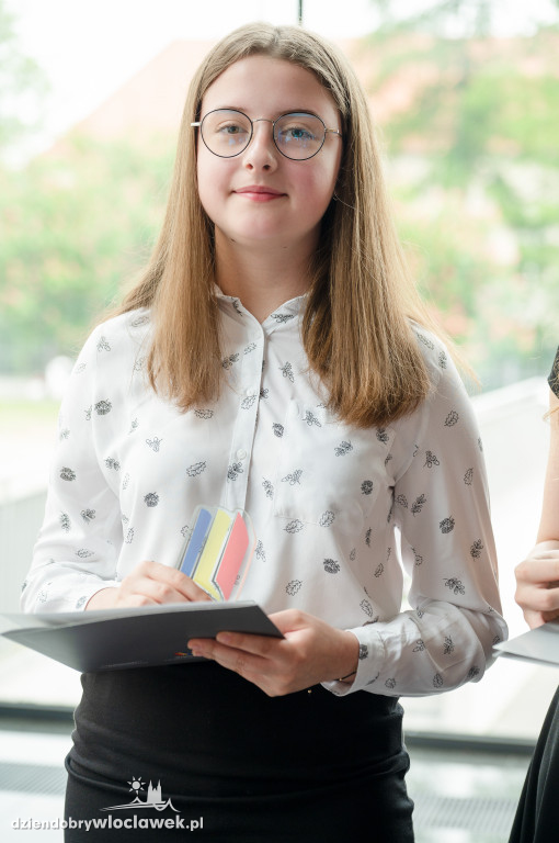 Kurator oświaty nagrodził laureatów konkursów przedmiotowych