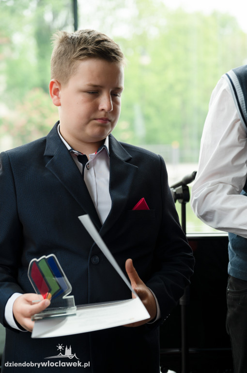 Kurator oświaty nagrodził laureatów konkursów przedmiotowych