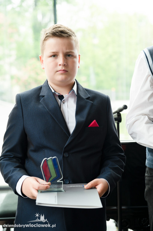 Kurator oświaty nagrodził laureatów konkursów przedmiotowych