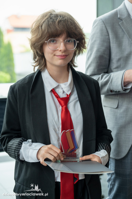 Kurator oświaty nagrodził laureatów konkursów przedmiotowych