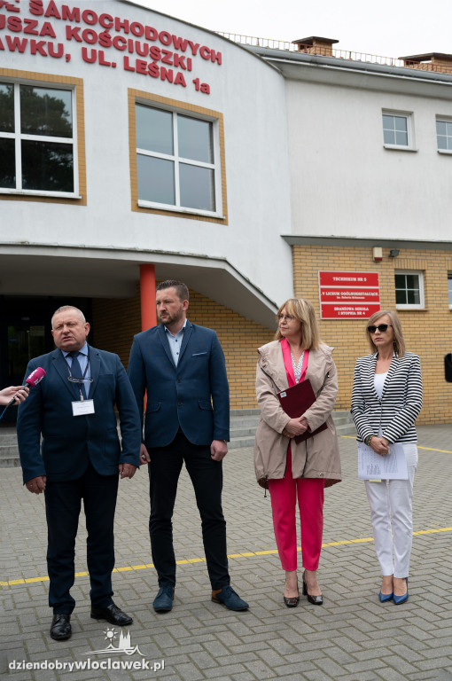 Briefing prasowy w Zespole Szkół Samochodowych