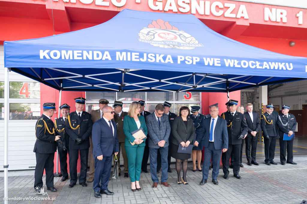 Awanse i odznaczenia dla strażaków z Włocławka (FOTO)