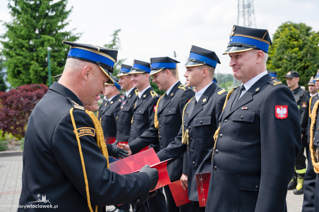 Awanse i odznaczenia dla strażaków z Włocławka (FOTO)