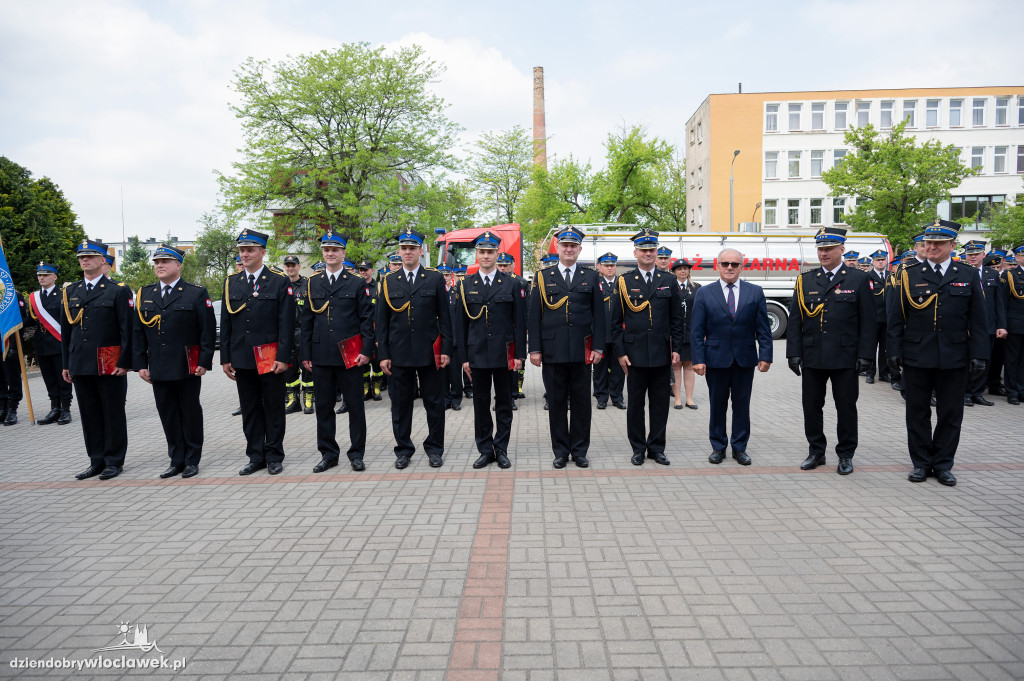 Awanse i odznaczenia dla strażaków z Włocławka (FOTO)