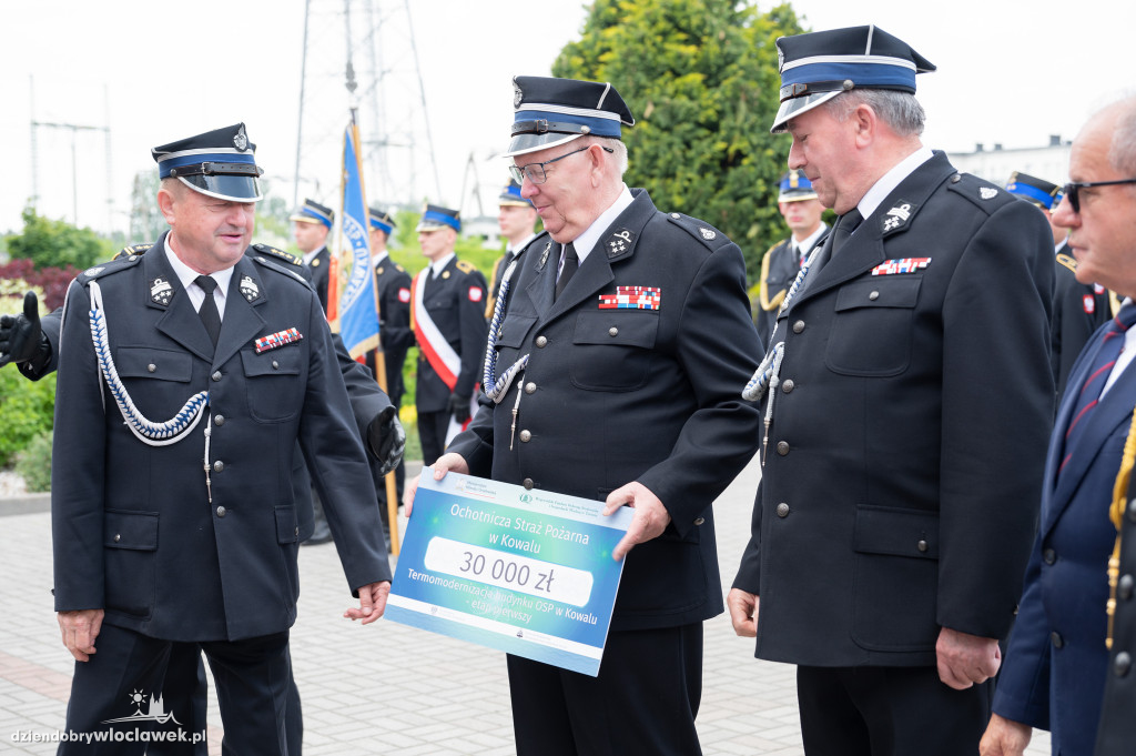 Awanse i odznaczenia dla strażaków z Włocławka (FOTO)