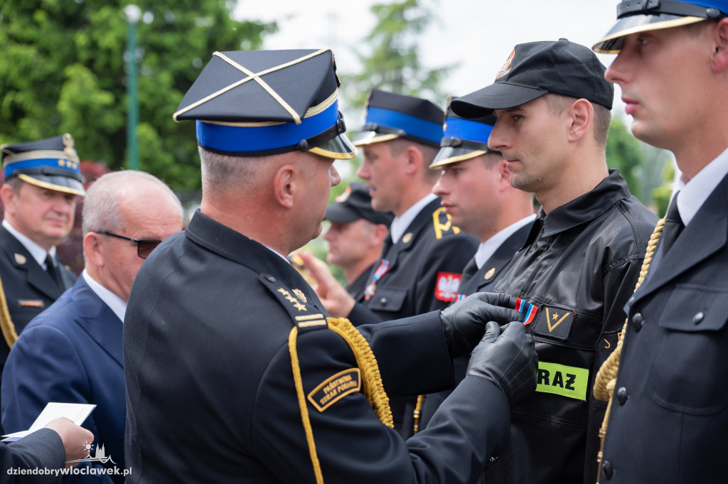 Awanse i odznaczenia dla strażaków z Włocławka (FOTO)