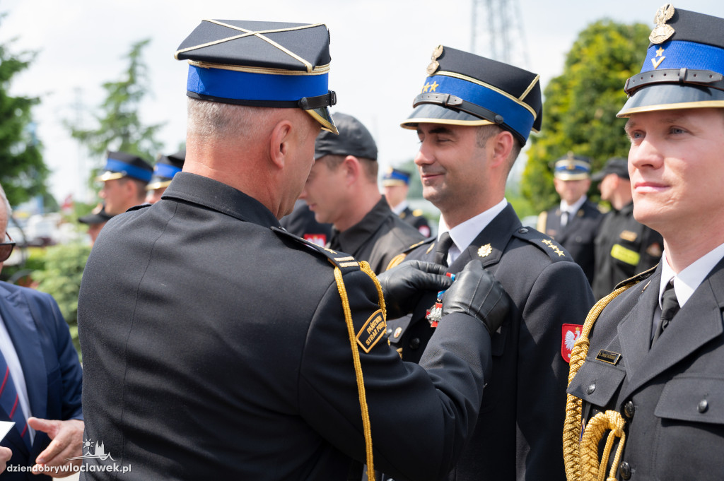 Awanse i odznaczenia dla strażaków z Włocławka (FOTO)