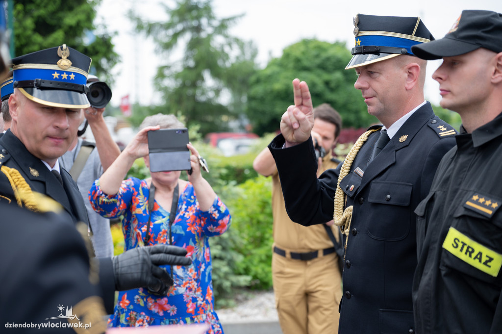 Awanse i odznaczenia dla strażaków z Włocławka (FOTO)