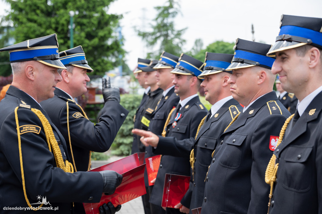 Awanse i odznaczenia dla strażaków z Włocławka (FOTO)