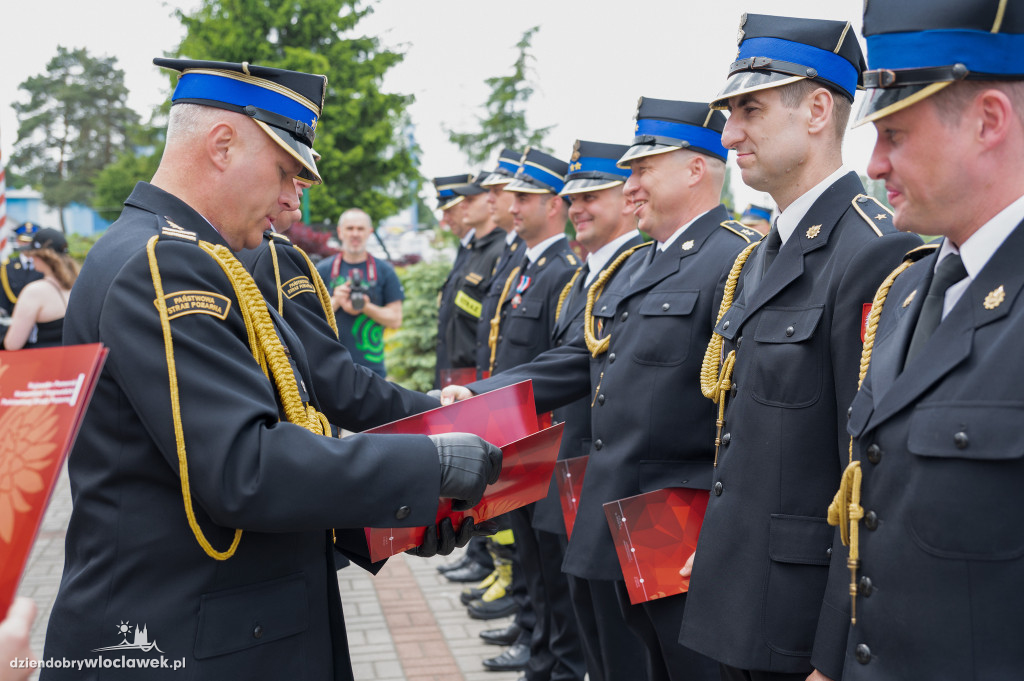 Awanse i odznaczenia dla strażaków z Włocławka (FOTO)