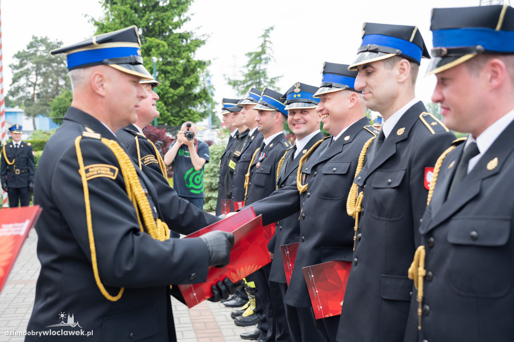 Awanse i odznaczenia dla strażaków z Włocławka (FOTO)