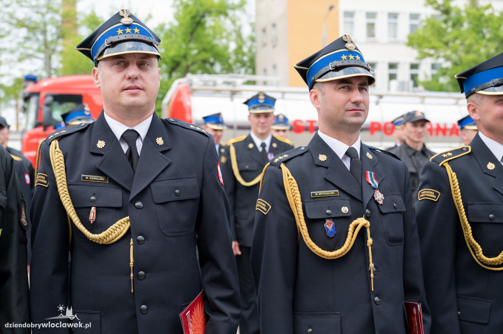 Awanse i odznaczenia dla strażaków z Włocławka (FOTO)