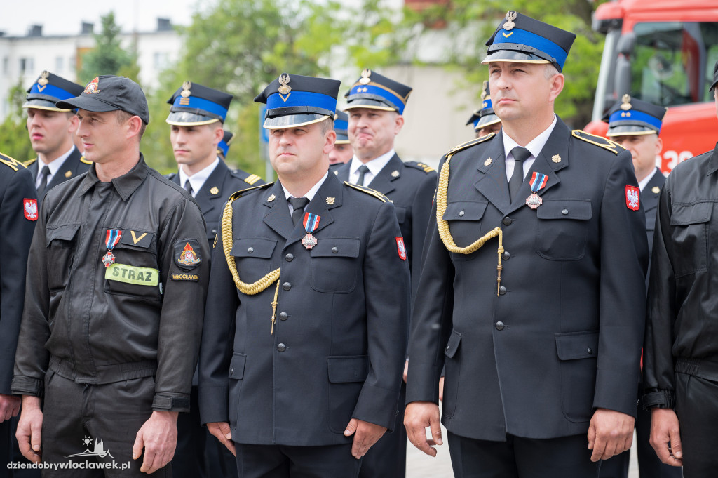 Awanse i odznaczenia dla strażaków z Włocławka (FOTO)