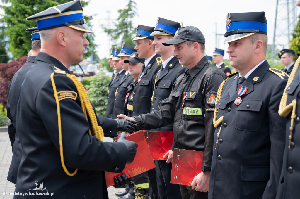Awanse i odznaczenia dla strażaków z Włocławka (FOTO)