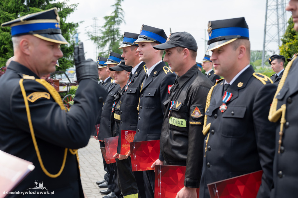 Awanse i odznaczenia dla strażaków z Włocławka (FOTO)