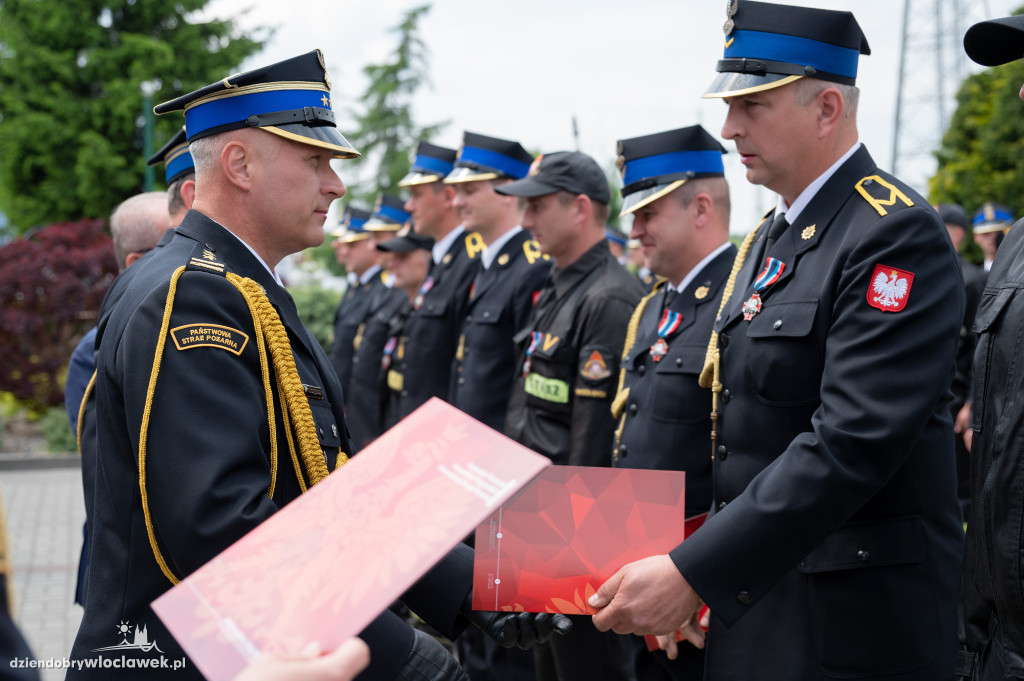 Awanse i odznaczenia dla strażaków z Włocławka (FOTO)