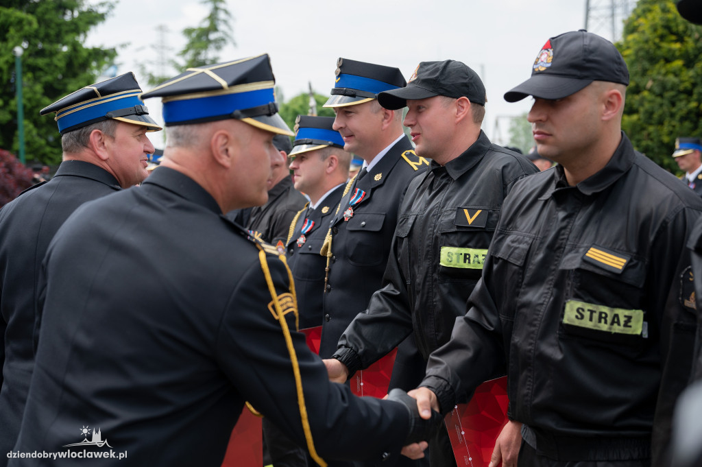 Awanse i odznaczenia dla strażaków z Włocławka (FOTO)