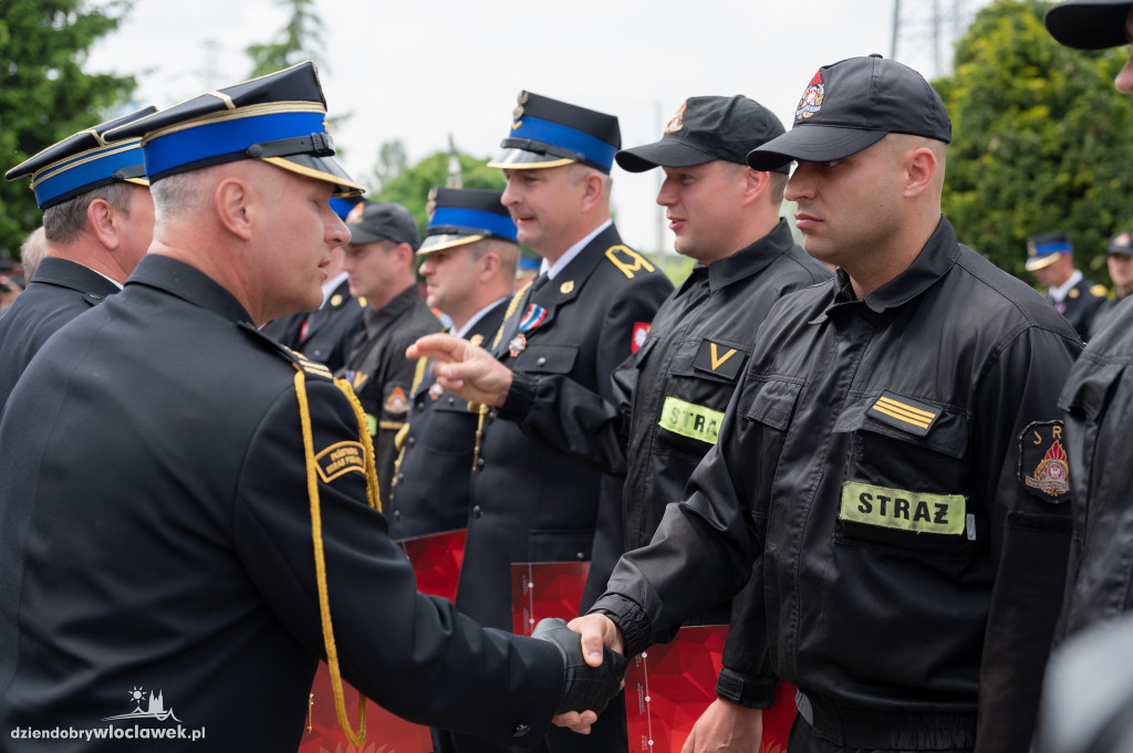 Awanse i odznaczenia dla strażaków z Włocławka (FOTO)