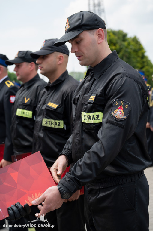 Awanse i odznaczenia dla strażaków z Włocławka (FOTO)