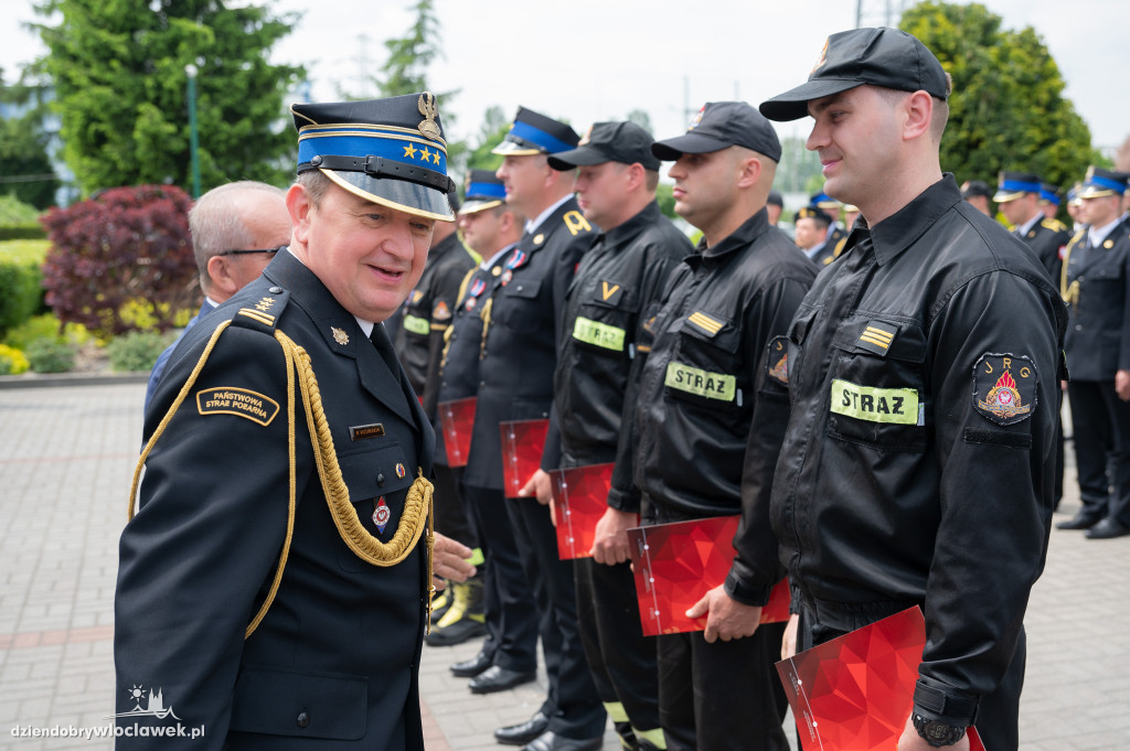 Awanse i odznaczenia dla strażaków z Włocławka (FOTO)