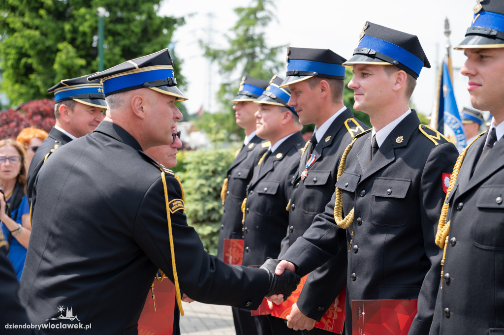 Awanse i odznaczenia dla strażaków z Włocławka (FOTO)
