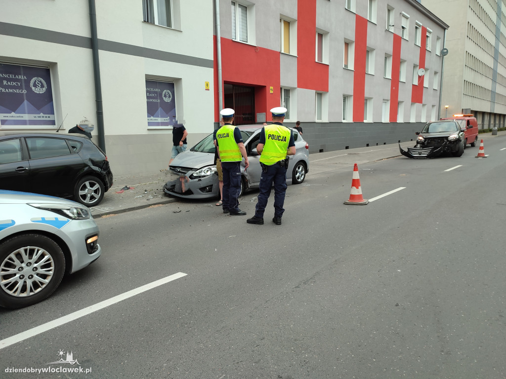 Kraksa na Bojańczyka: uszkodzone 3 auta