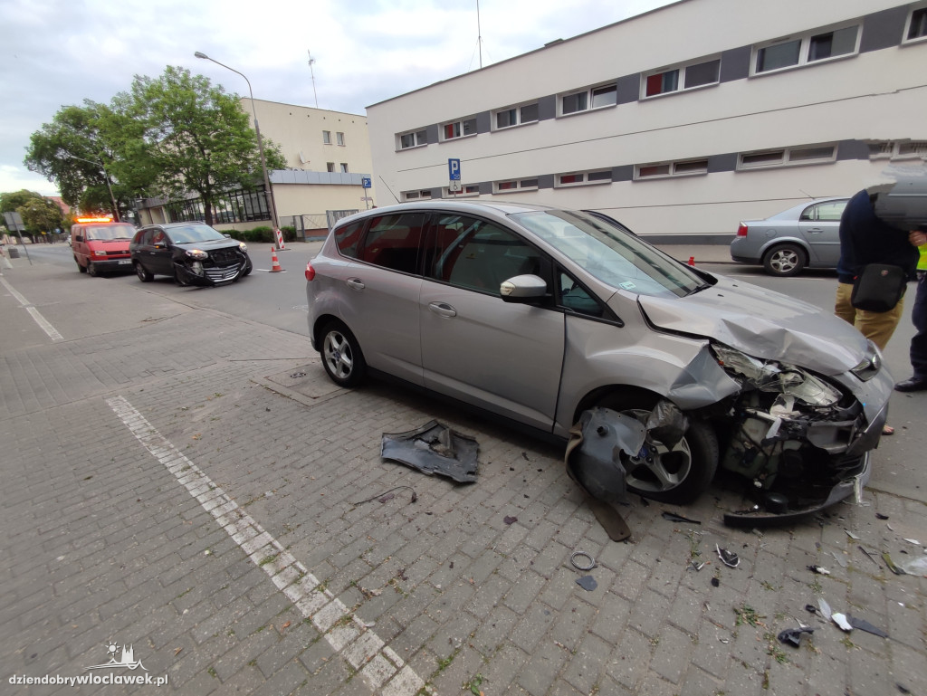 Kraksa na Bojańczyka: uszkodzone 3 auta