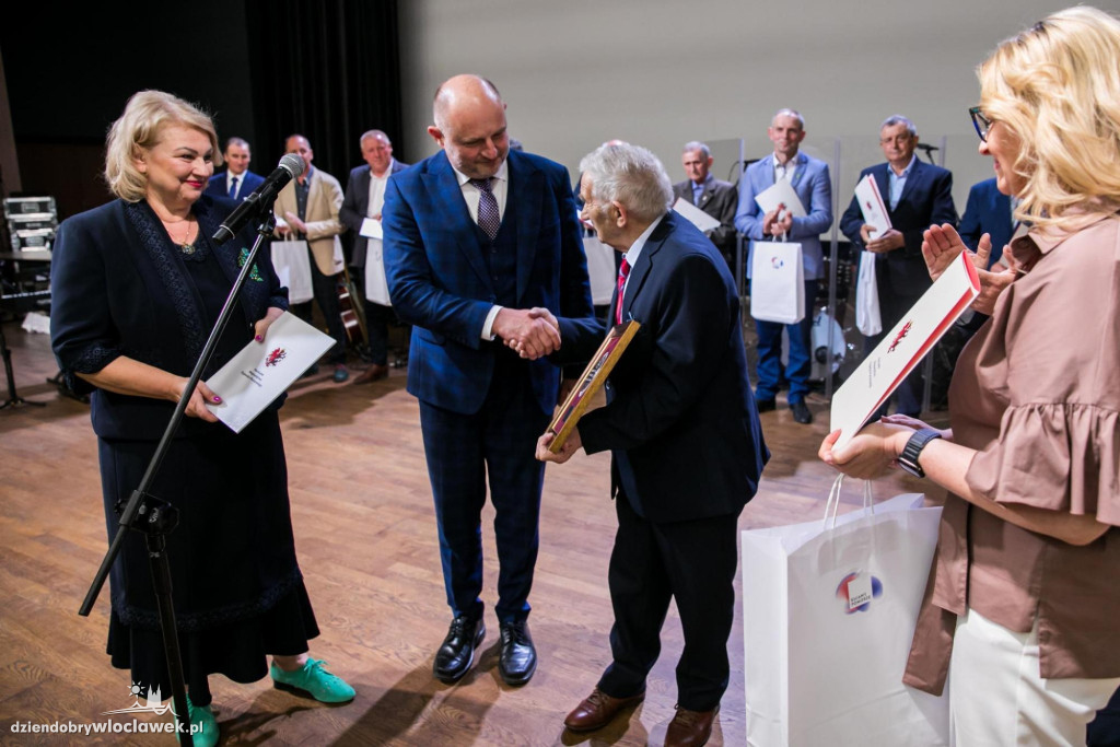Heliodor Kubiak z medalem od marszałka