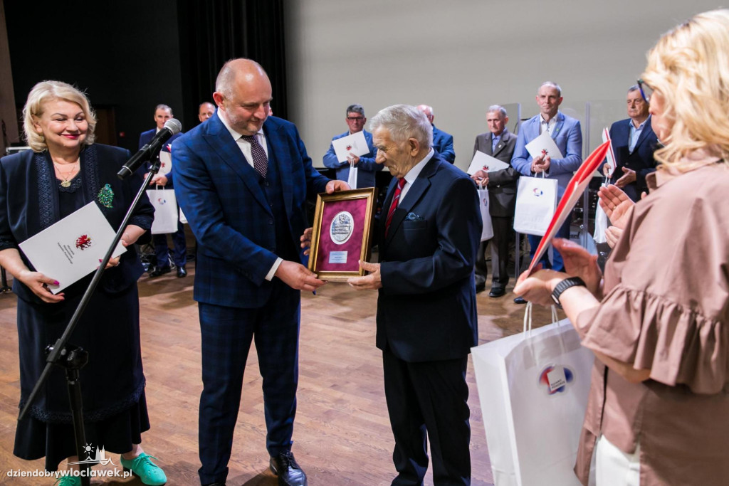 Heliodor Kubiak z medalem od marszałka