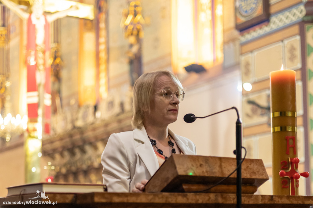 Święcenia diakonów 2023 w katedrze we Włocławku