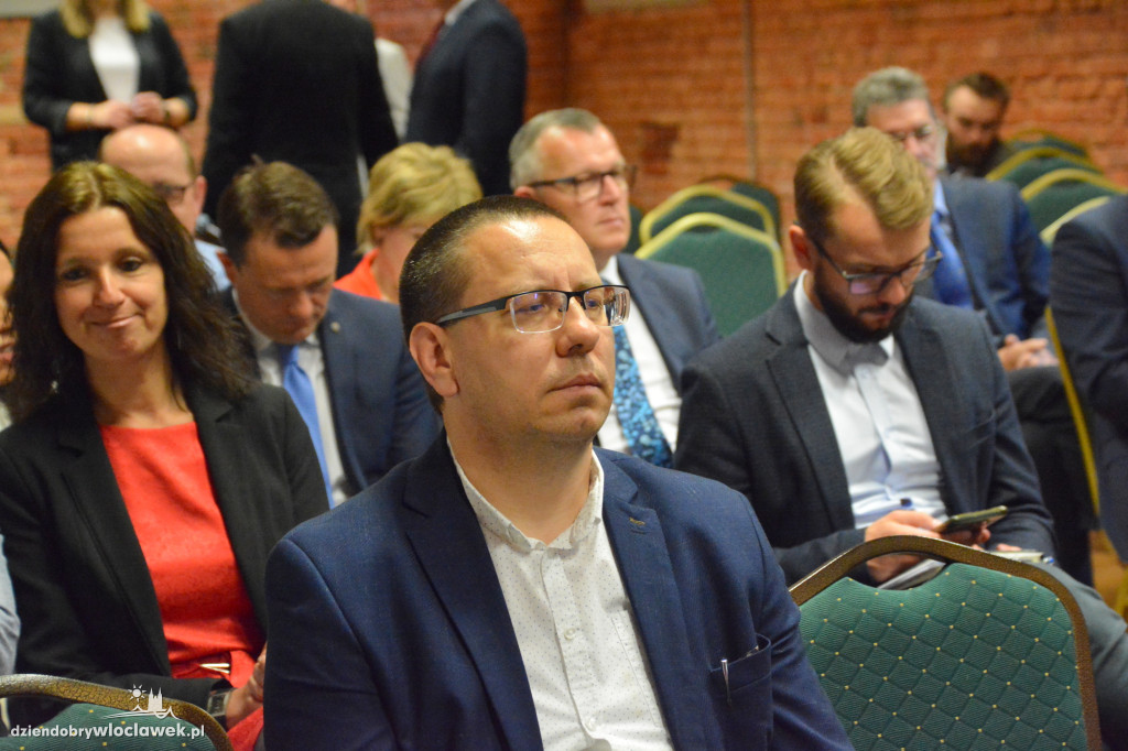 Debata nt. czynników rozwoju województwa