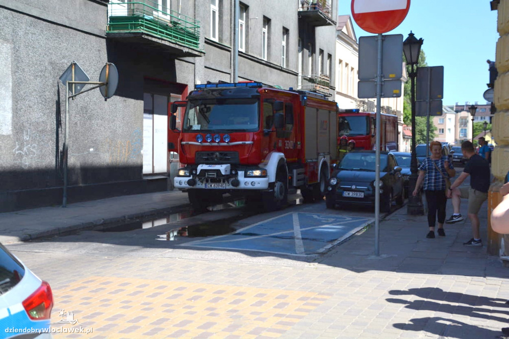 Pożar opon i garażu blaszanego na ul. Cyganka