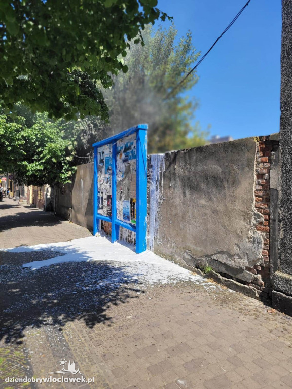 Pożar opon i garażu blaszanego na ul. Cyganka