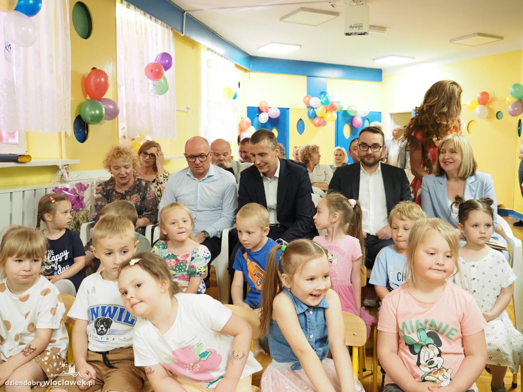 Otwarcie sensorycznego placu zabaw w PP 8