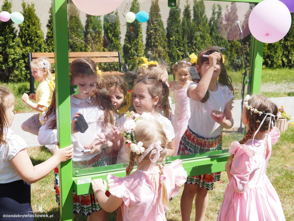 Otwarcie sensorycznego placu zabaw w PP 8