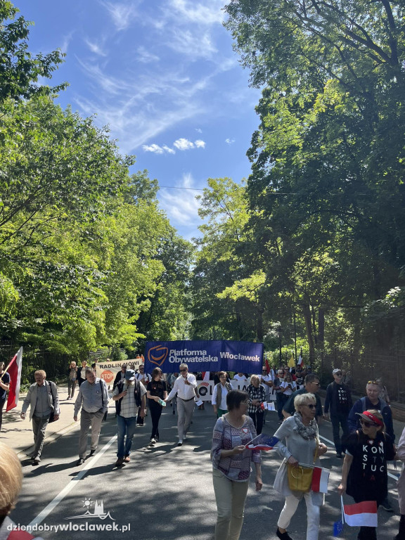 Włocławianie na marszu w Warszawie