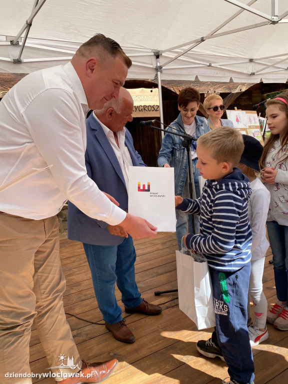 VIII Powiatowy Dzień Dziecka i Rodzicielstwa Zastępczego