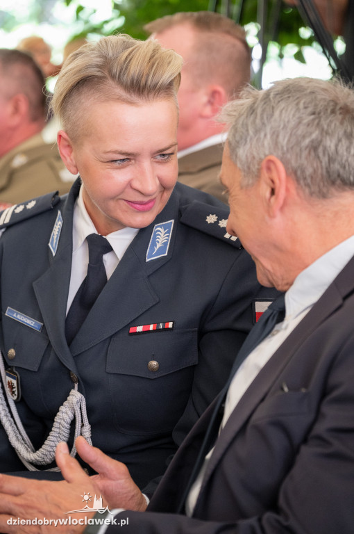 Uroczysta sesja sejmiku w ogrodach przedstawicielstwa