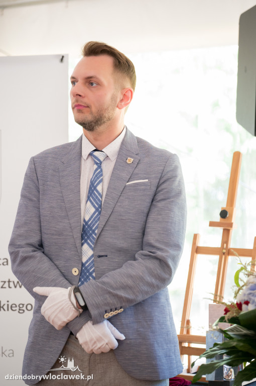 Uroczysta sesja sejmiku w ogrodach przedstawicielstwa