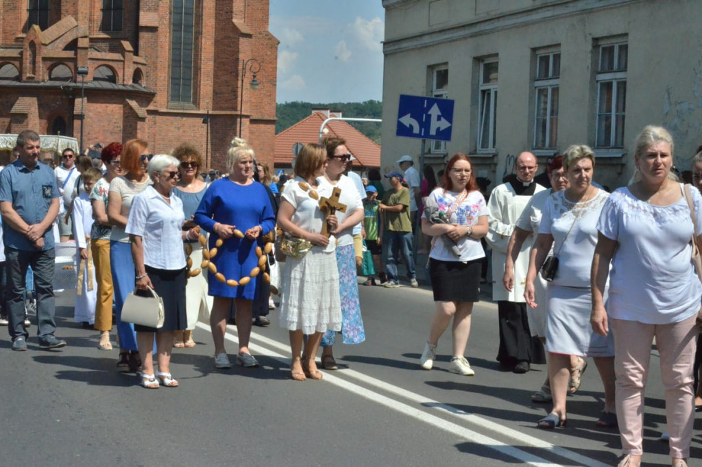 Boże Ciało: procesja parafii katedralnej