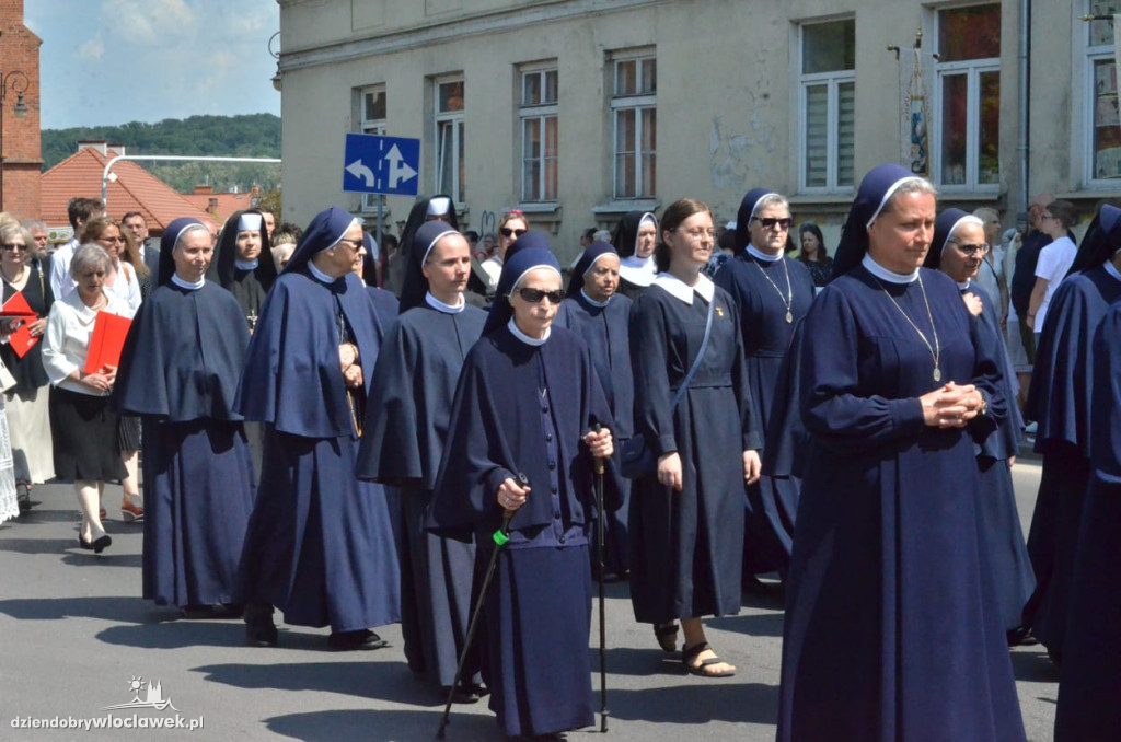 Boże Ciało: procesja parafii katedralnej